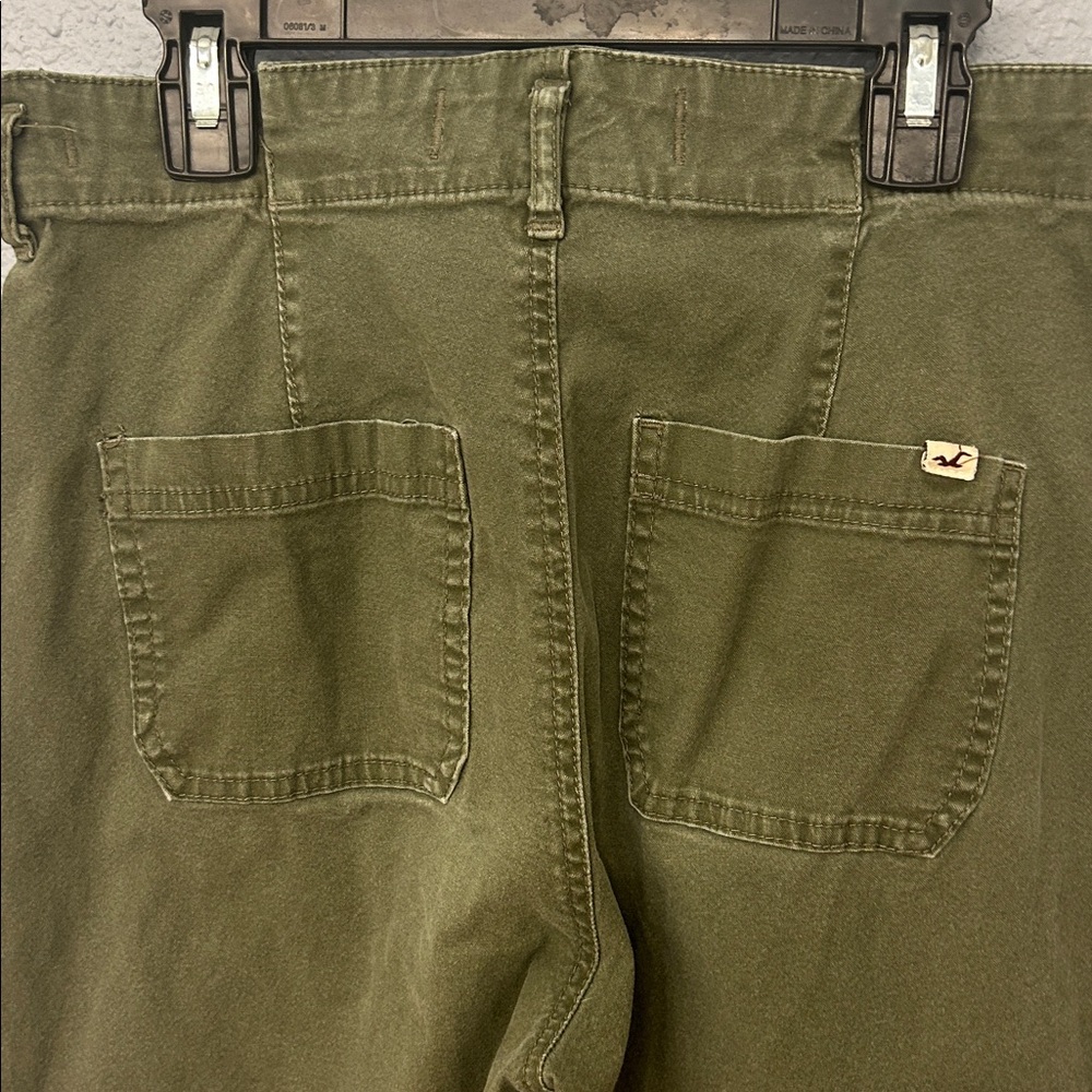 Hollister Khaki Green Trousers - Picture 5 of 6